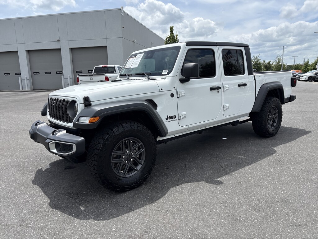 Used 2025 Jeep Gladiator Sport S Pickup