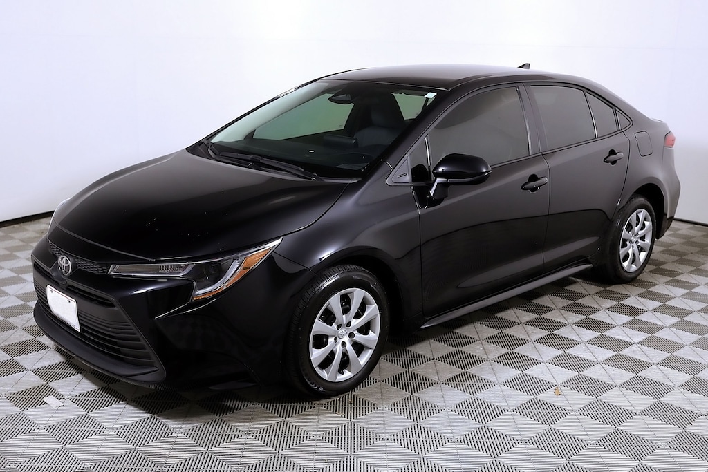 Used 2025 Toyota Corolla LE Sedan