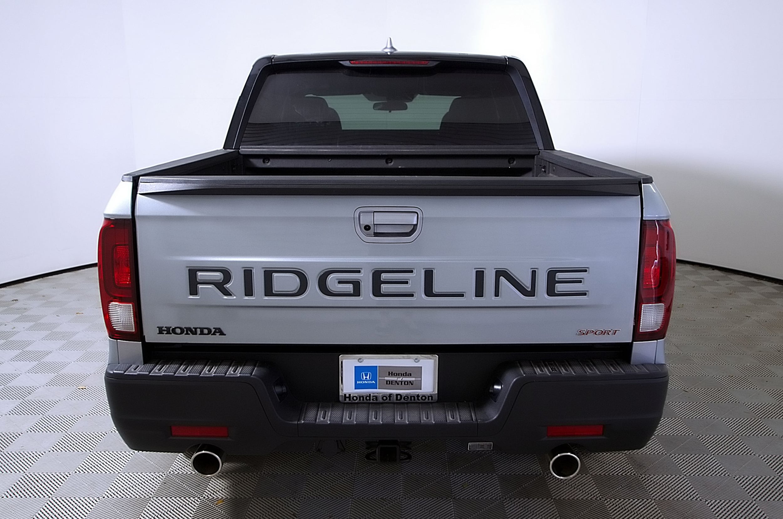 2025 Honda Ridgeline Sport - Photo 8