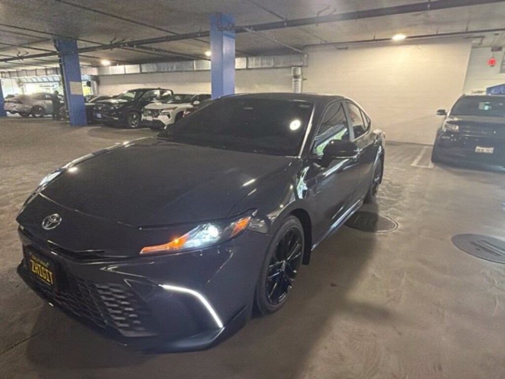 Used 2025 Toyota Camry SE Sedan