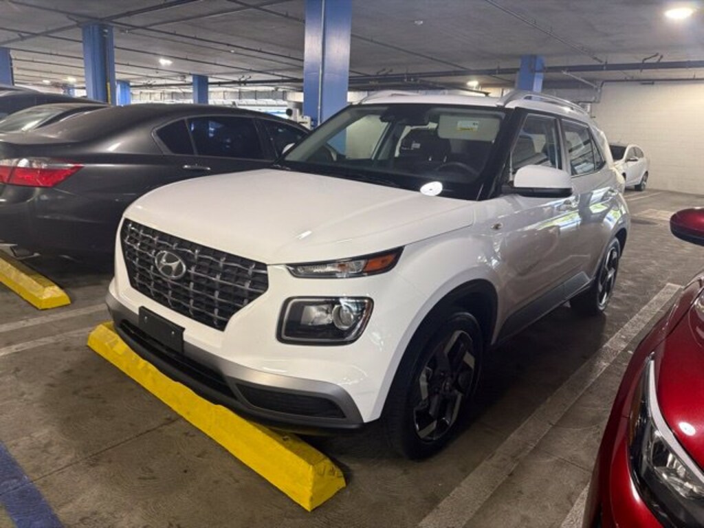 Used 2025 Hyundai Venue SUV