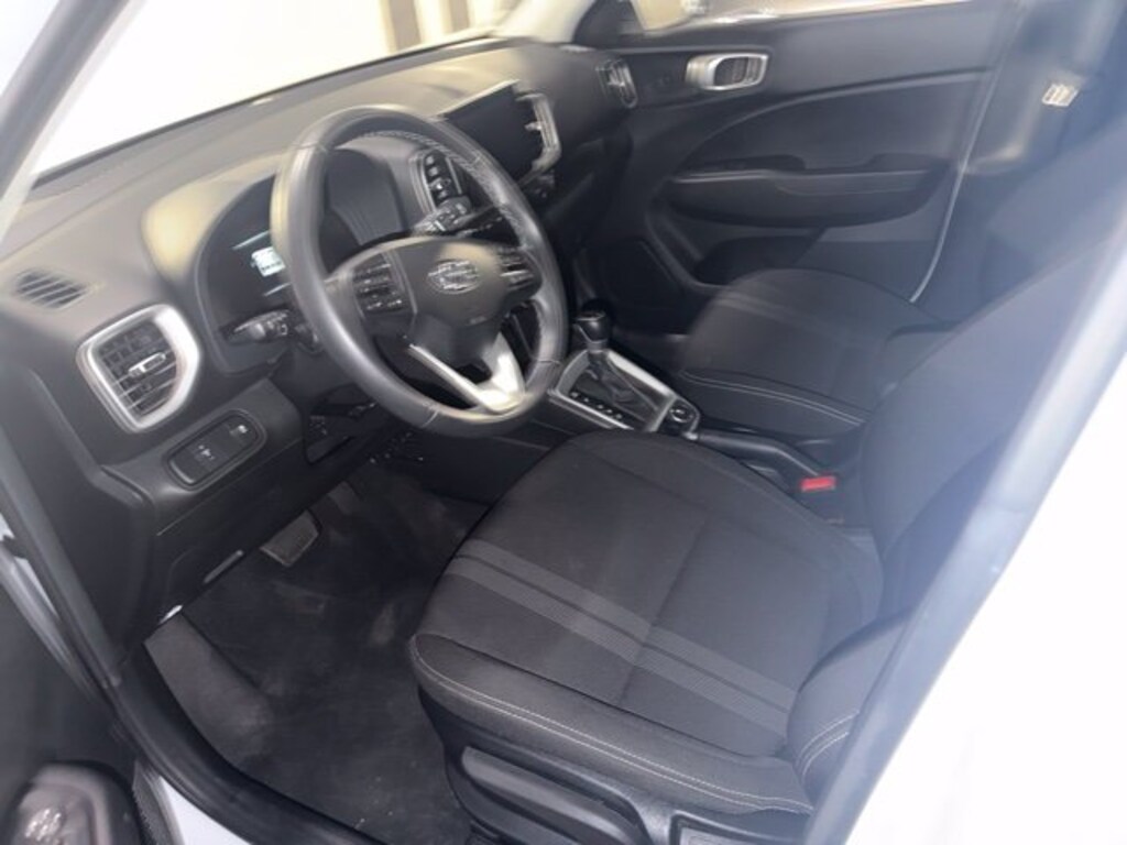 Used 2025 Hyundai Venue SUV