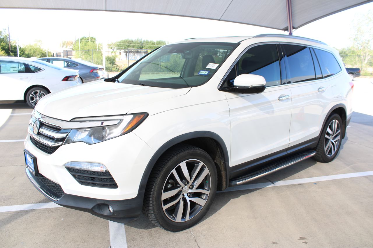 2017 Honda Pilot Touring FWD photo