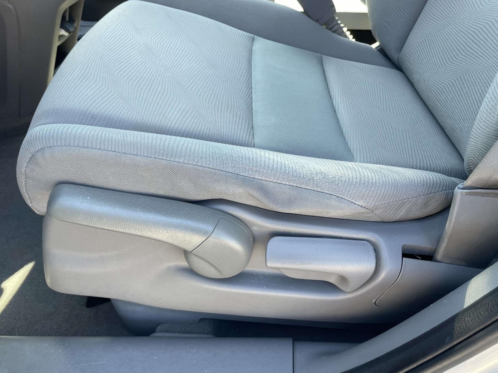 2011 Honda CR-V LX - Photo 14