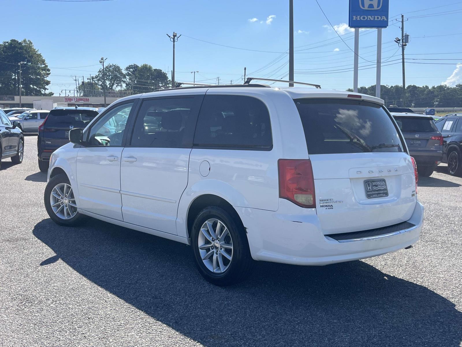 2014 Dodge Grand Caravan SXT - Photo 4