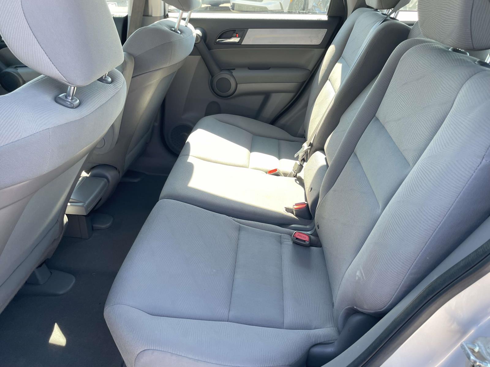 2011 Honda CR-V LX - Photo 11