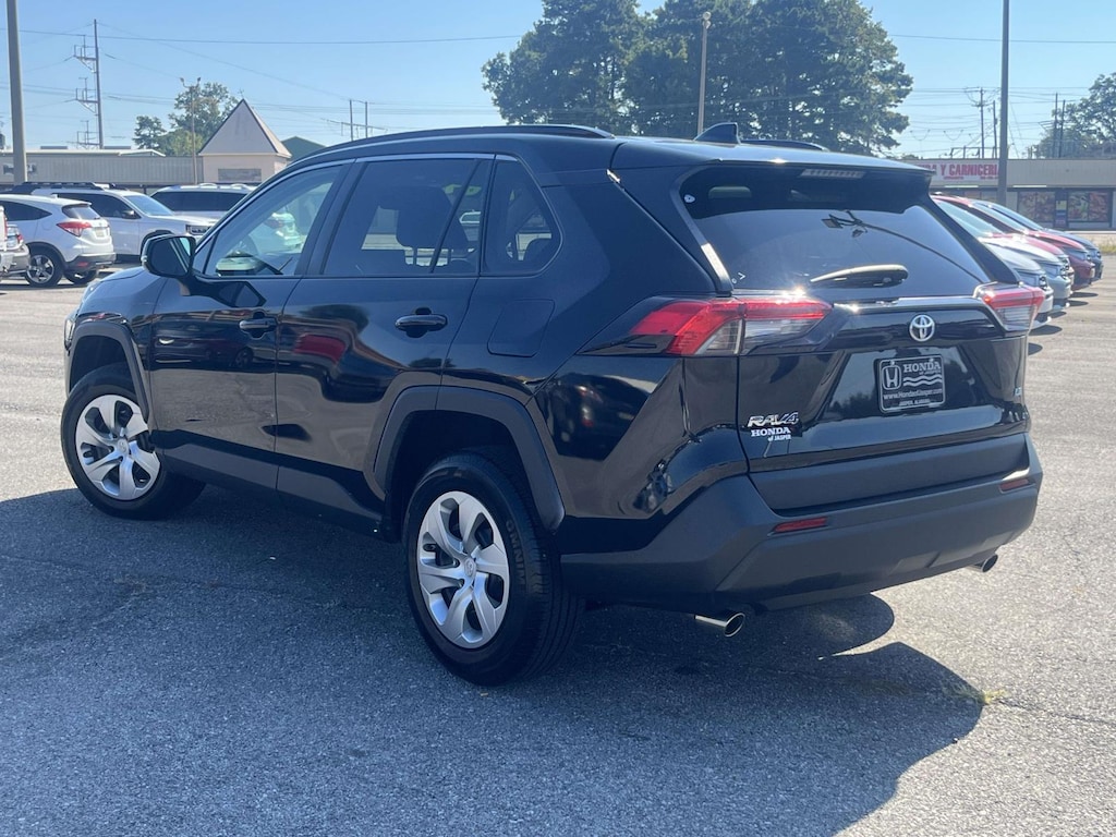 Used 2021 Toyota RAV4 LE FWD (Natl) Sport Utility