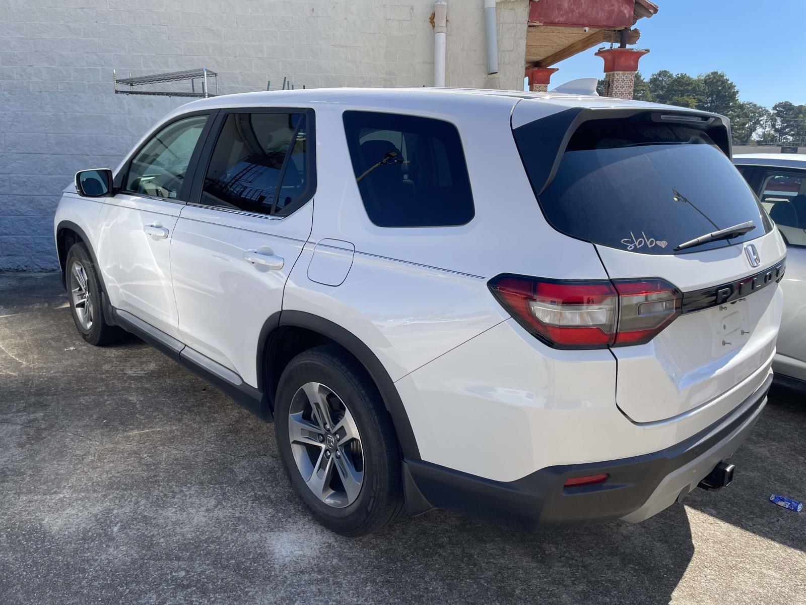 Certified 2024 Honda Pilot EX-L 8 PASSENGER 2WD Sport Utility