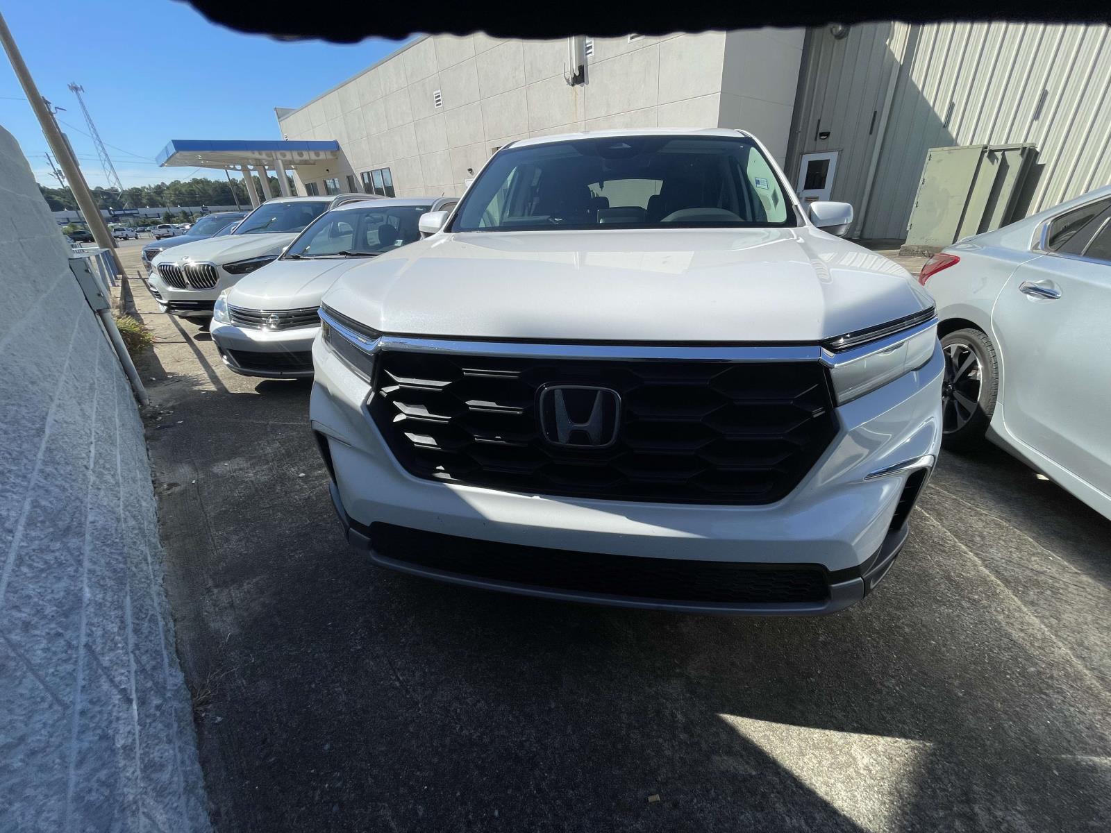 Certified 2024 Honda Pilot EX-L 8 PASSENGER 2WD Sport Utility