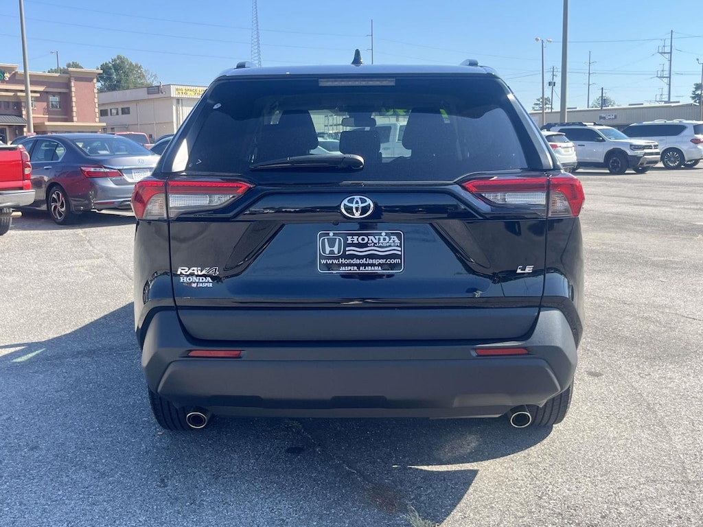 Used 2021 Toyota RAV4 LE FWD (Natl) Sport Utility