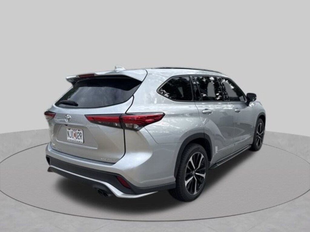 Used 2022 Toyota Highlander XSE XSE AWD