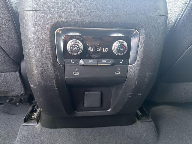 2023 GMC Yukon Denali - Photo 23