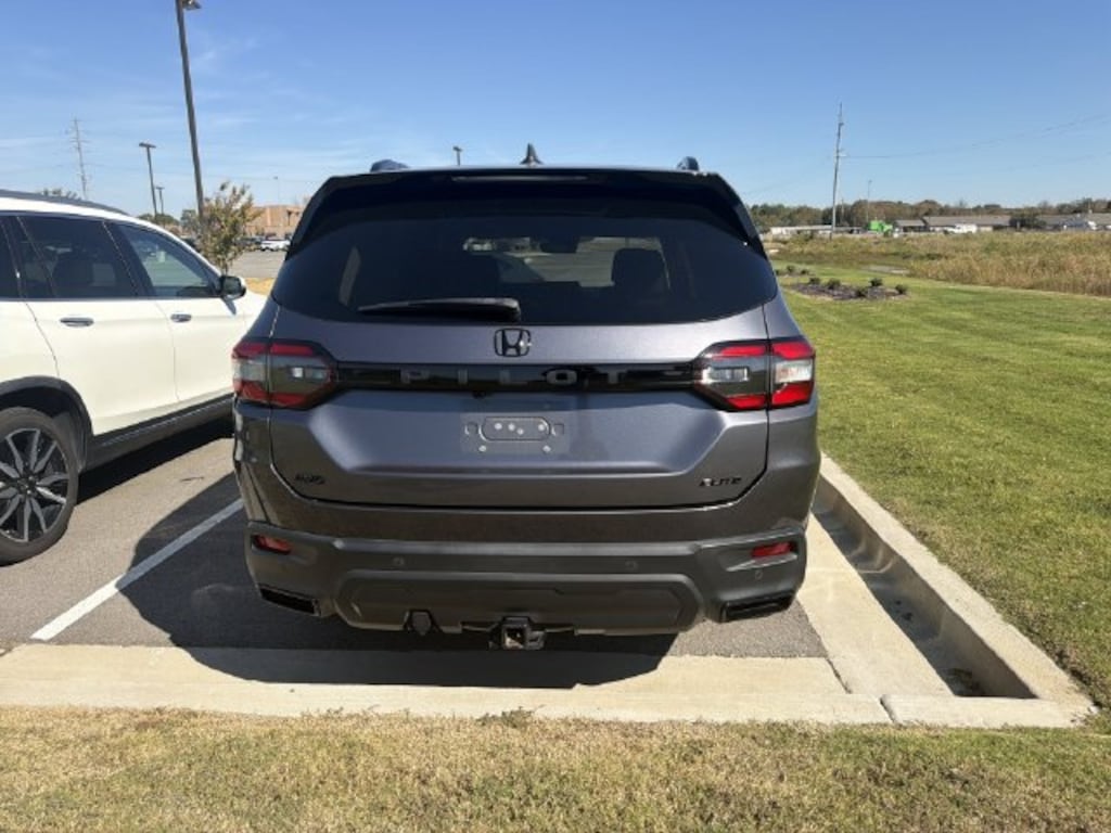Used 2023 Honda Pilot Elite SUV