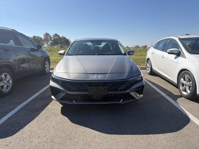 Used 2025 Hyundai Elantra Hybrid Limited Sedan