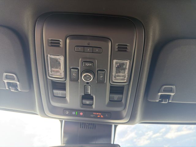 2023 GMC Yukon Denali - Photo 34