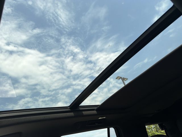 2023 GMC Yukon Denali - Photo 35