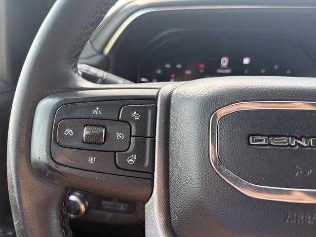 2023 GMC Yukon Denali - Photo 28