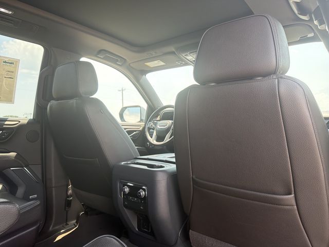 2023 GMC Yukon Denali - Photo 17