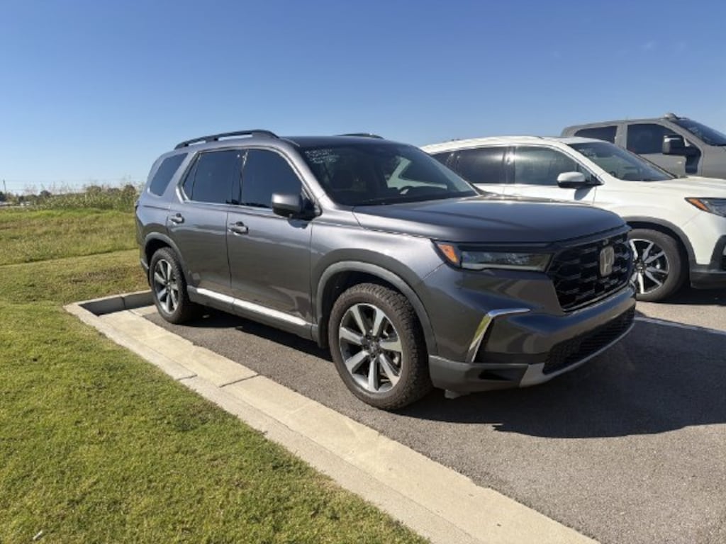 Used 2023 Honda Pilot Elite SUV