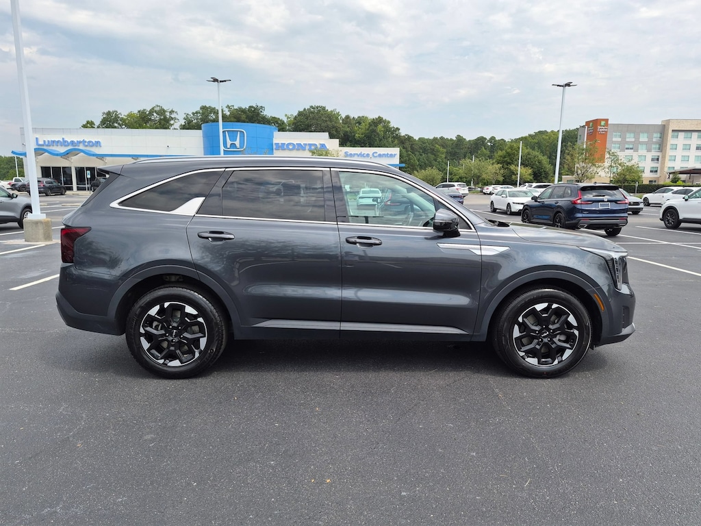 Used 2024 Kia Sorento S SUV