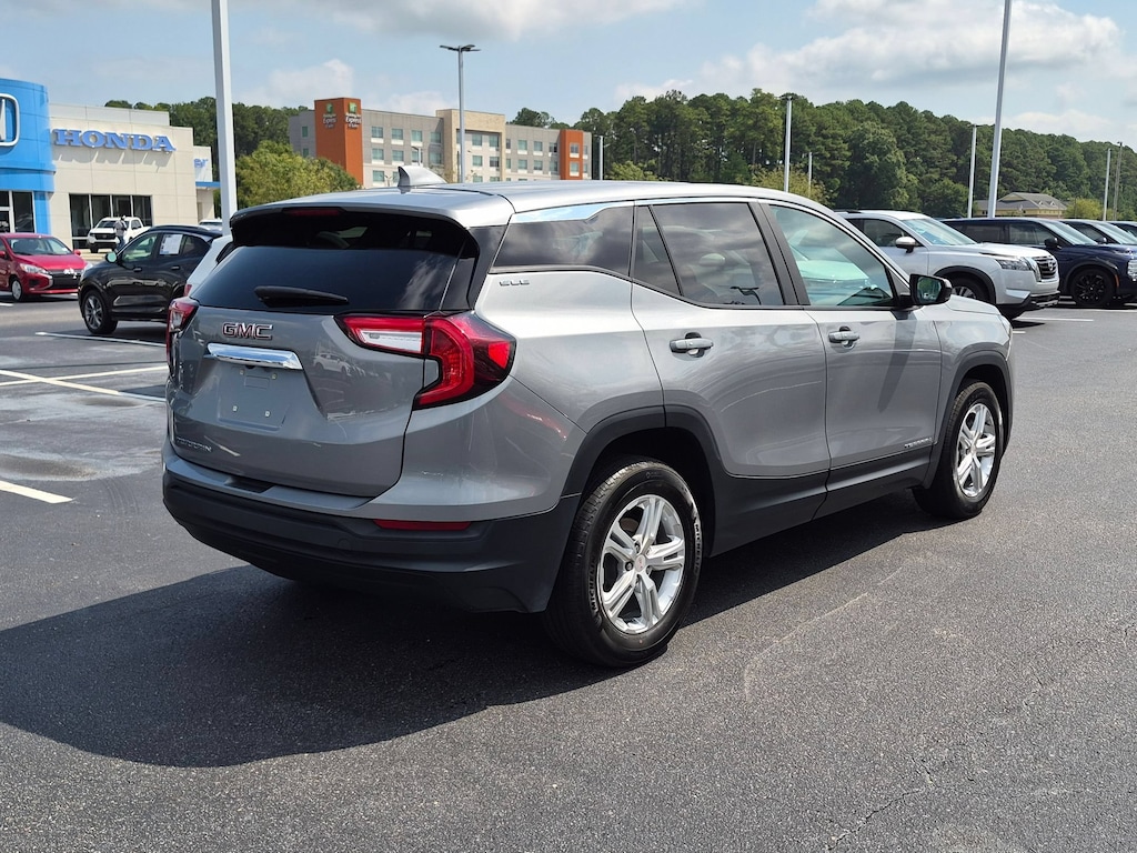 Used 2024 GMC Terrain SLE SUV