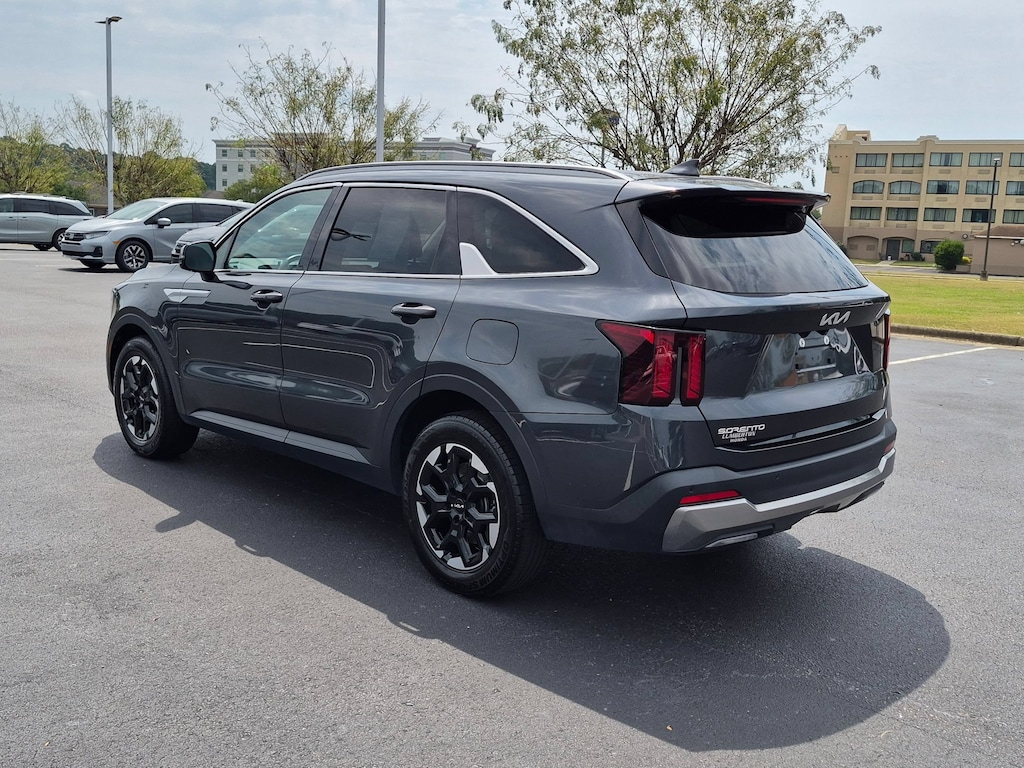 Used 2024 Kia Sorento S SUV