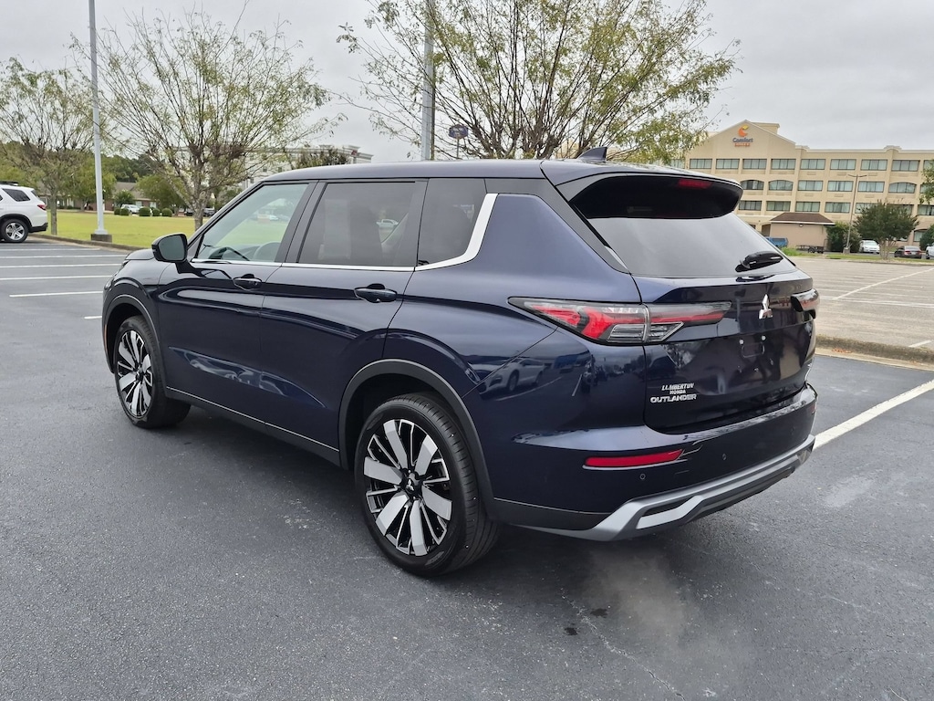 Used 2025 Mitsubishi Outlander SE SUV