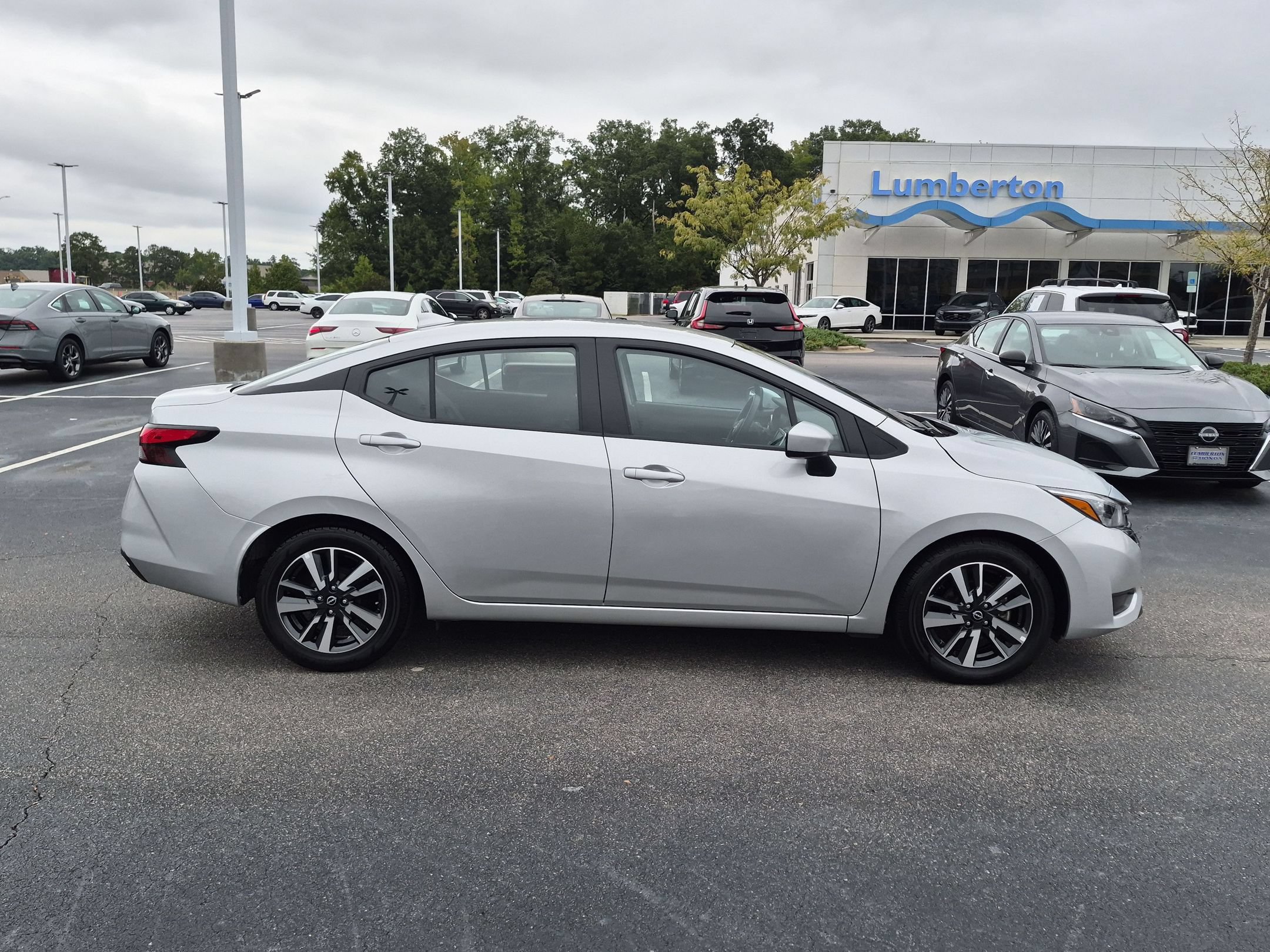 Used 2025 Nissan Versa 1.6 SV Sedan