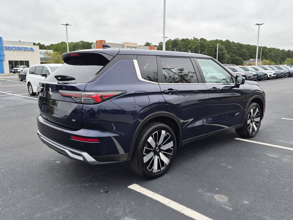 Used 2025 Mitsubishi Outlander SE SUV