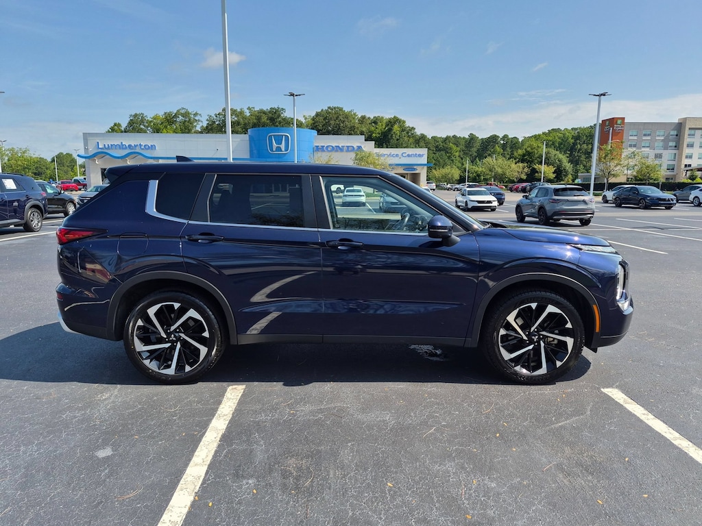 Used 2024 Mitsubishi Outlander SE Black Edition SUV