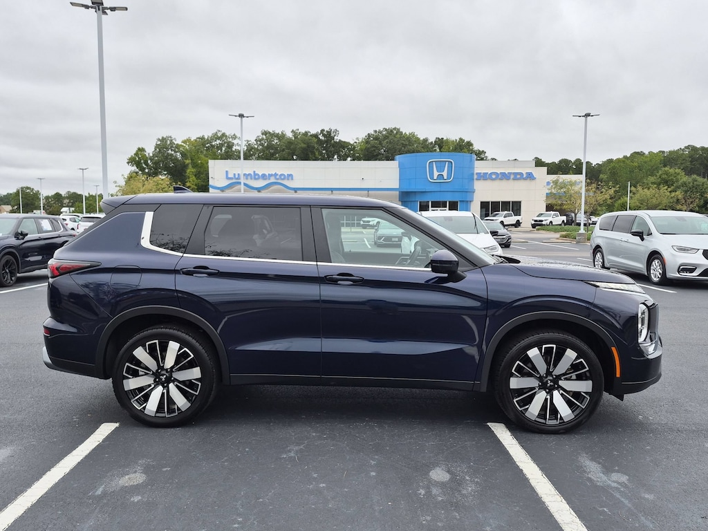 Used 2025 Mitsubishi Outlander SE SUV
