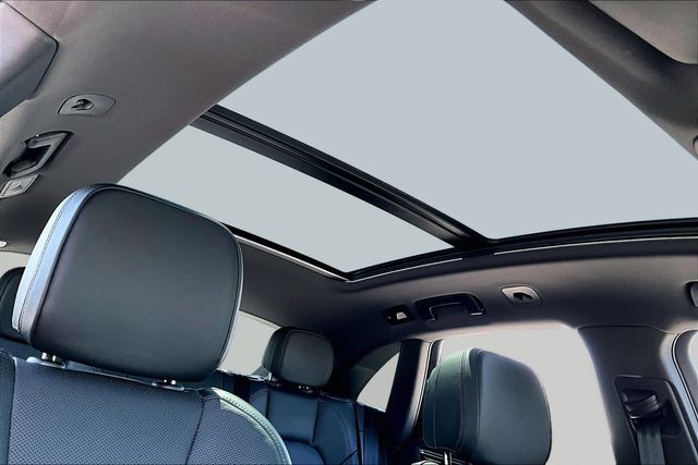 2025 Porsche Macan Base - Photo 25
