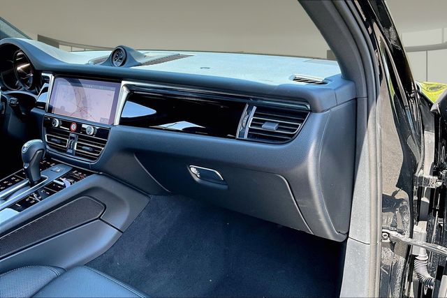 2025 Porsche Macan Base - Photo 24