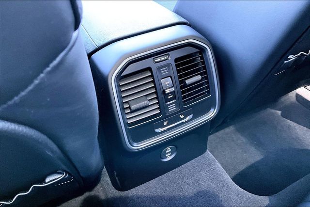 2025 Porsche Macan Base - Photo 10