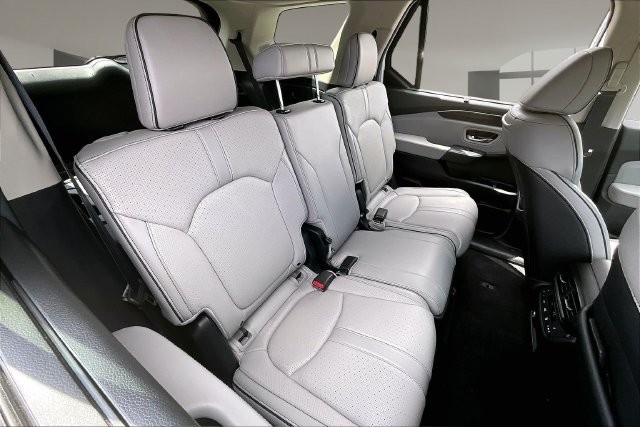 2025 Honda Pilot Elite - Photo 23