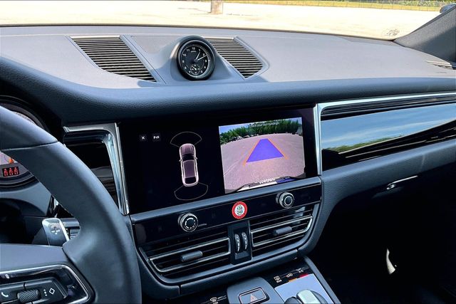 2025 Porsche Macan Base - Photo 14