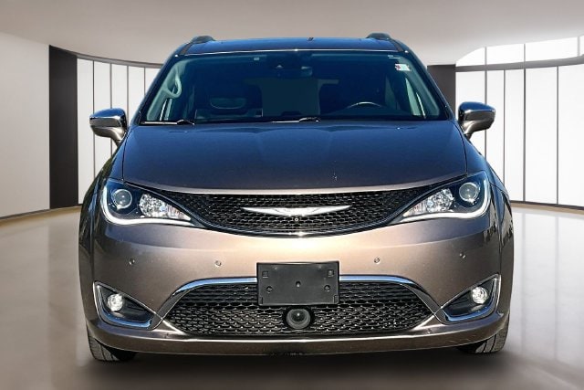Used 2017 Chrysler Pacifica Limited with VIN 2C4RC1GG7HR665096 for sale in Murfreesboro, TN