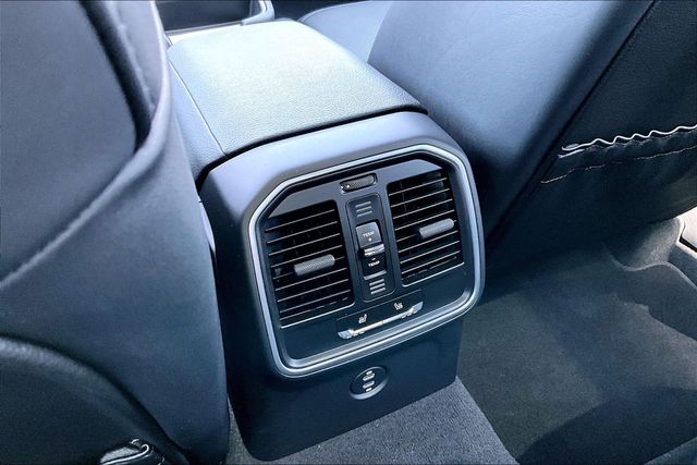 2025 Porsche Macan Base - Photo 10