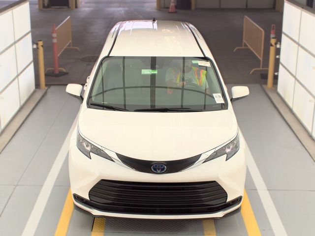 Used 2025 Toyota Sienna LE 8 Passenger Van Passenger Van