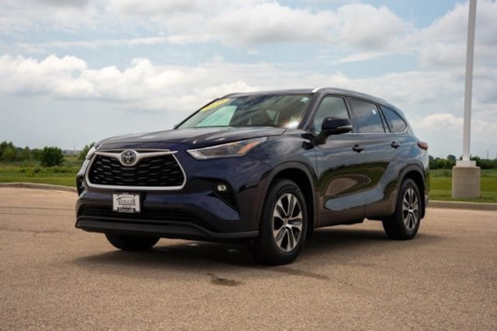 Used 2022 Toyota Highlander XLE SUV