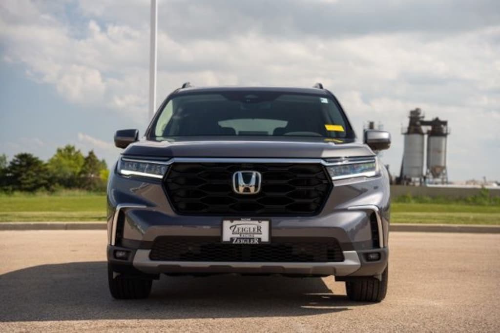 Used 2025 Honda Pilot Elite SUV