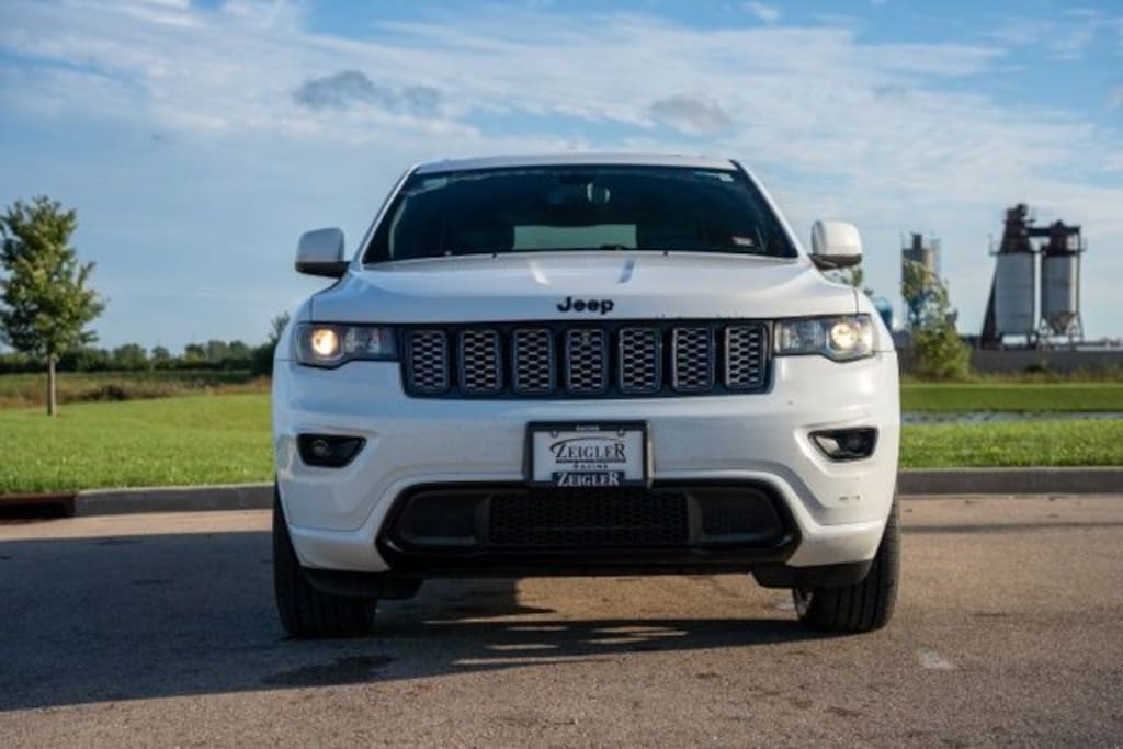 Used 2018 Jeep Grand Cherokee Laredo 4x4 SUV