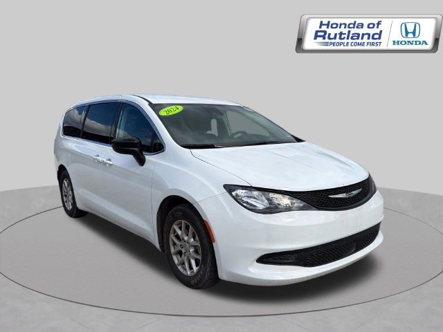 2024 Chrysler Voyager