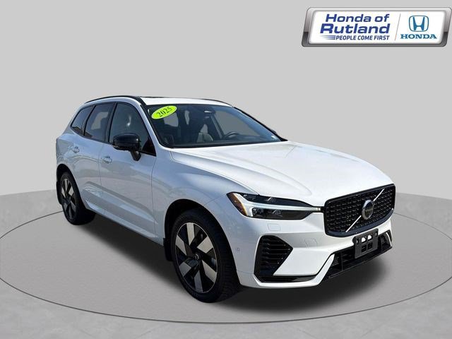 2025 Volvo XC60 Plug-In Hybrid Plus SUV