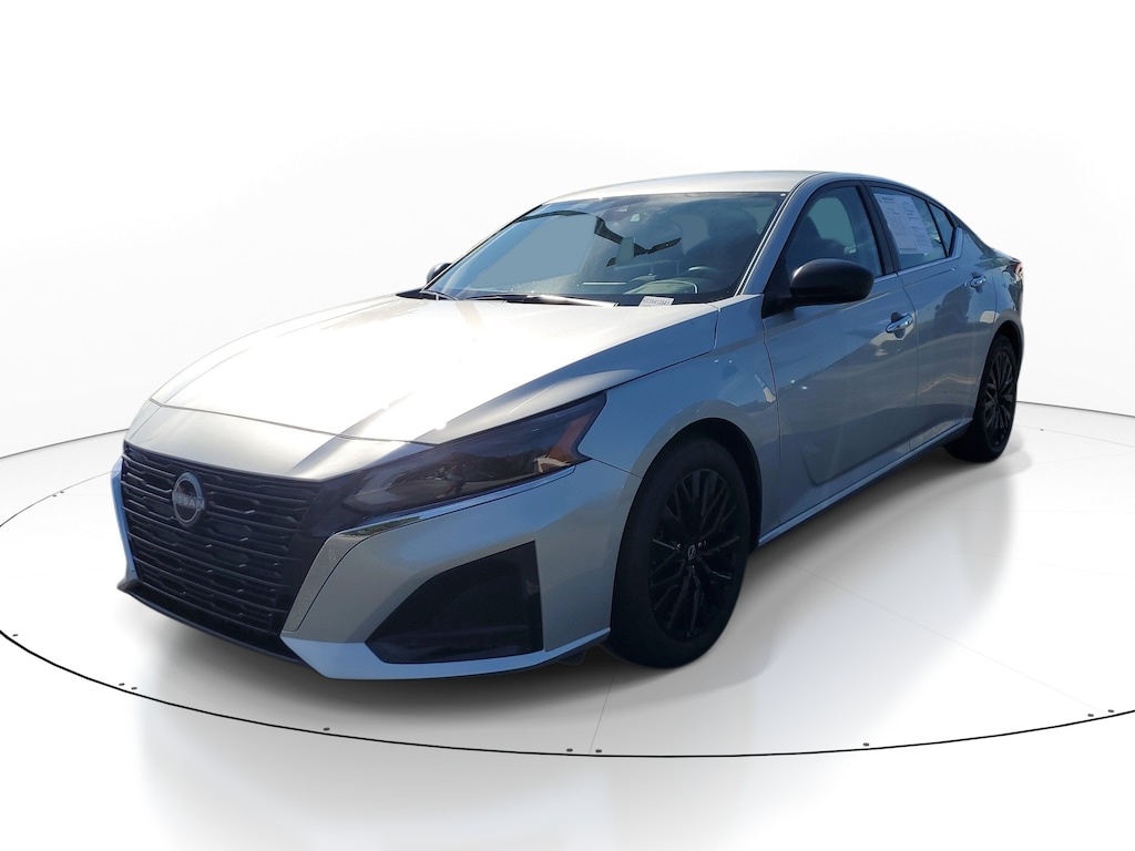 Used 2025 Nissan Altima SV Sedan