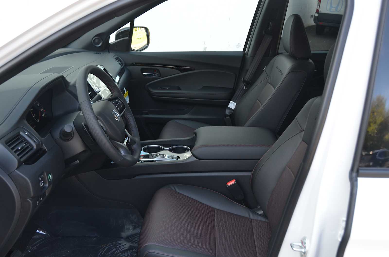 2026 Honda Ridgeline Black Edition - Photo 5