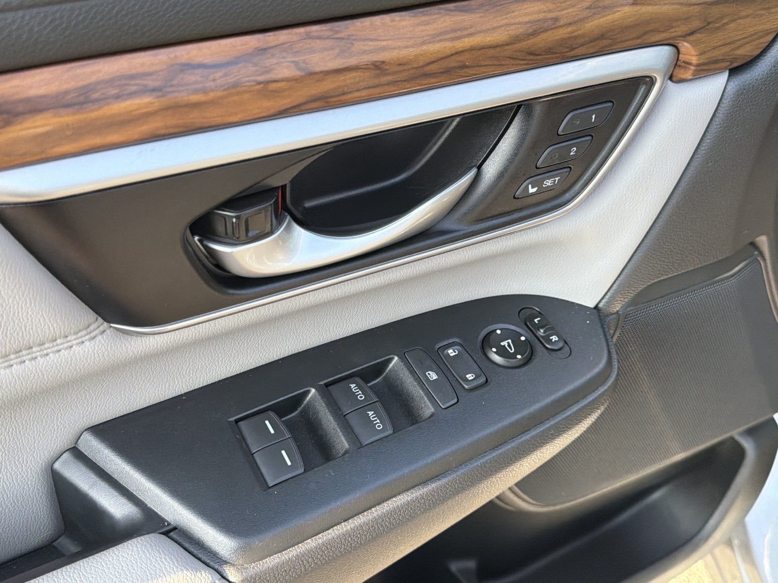 2020 Honda CR-V Touring - Photo 23