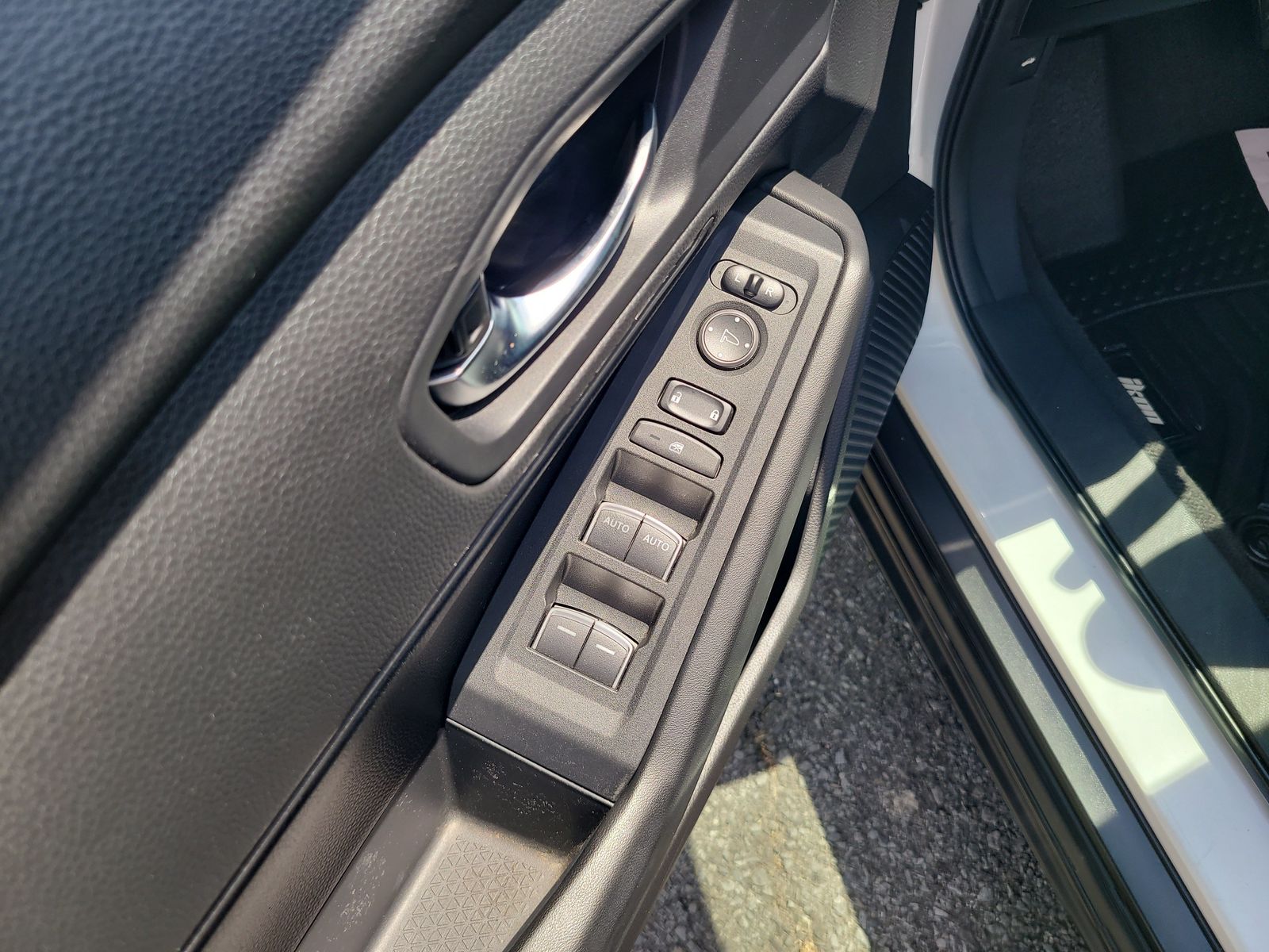 2023 Honda Accord LX - Photo 11