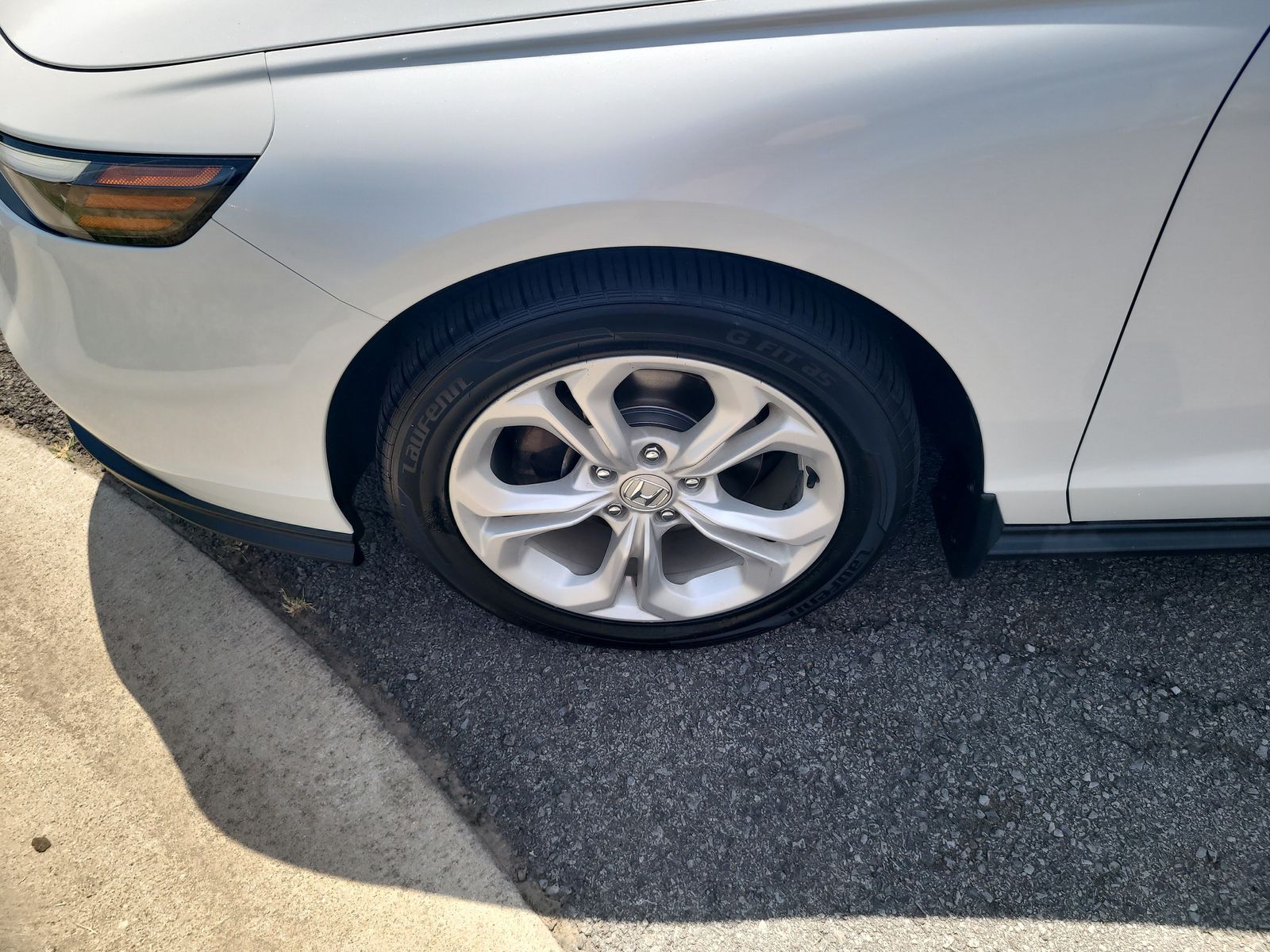 2023 Honda Accord LX - Photo 9