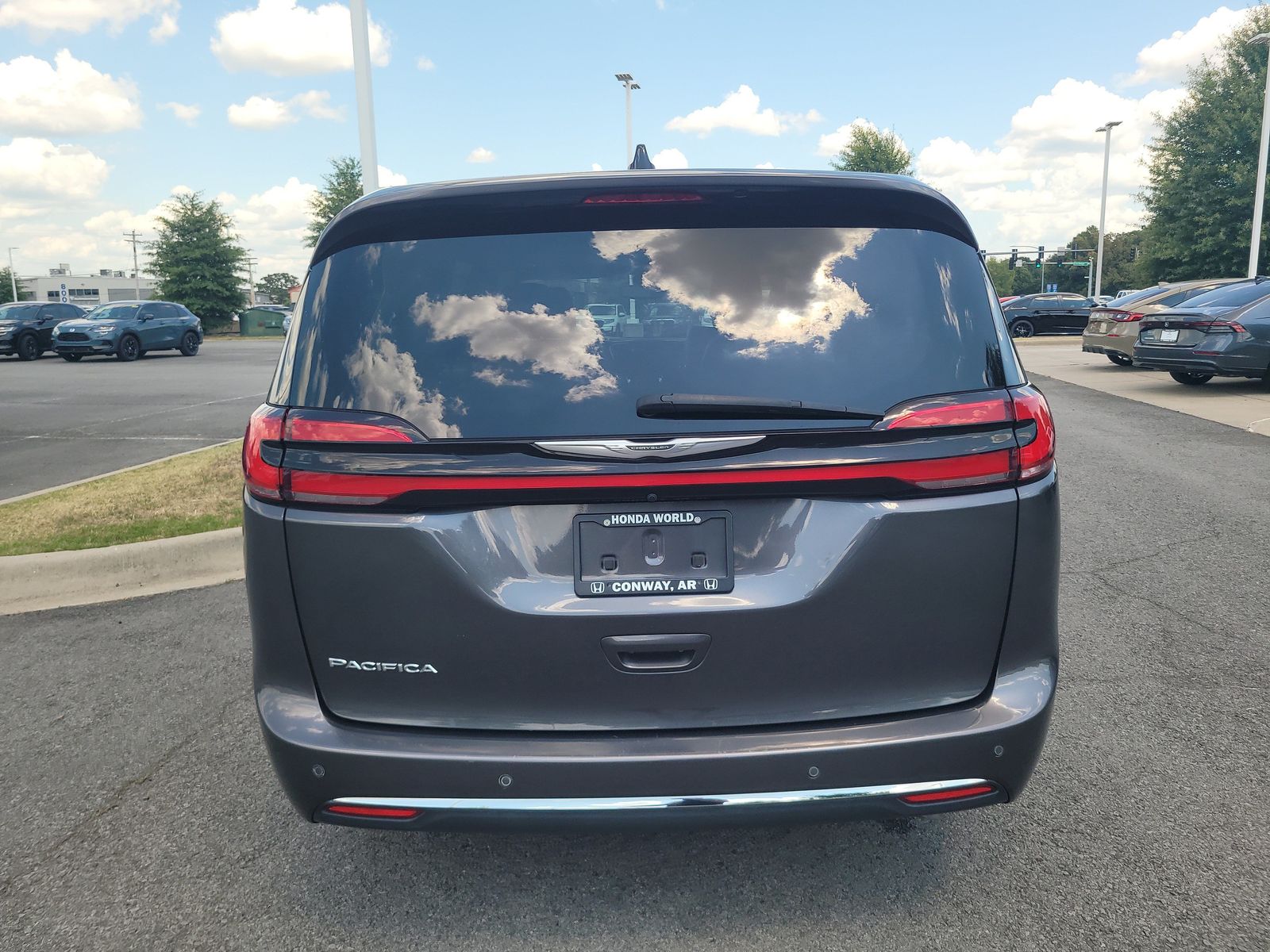 2023 Chrysler Pacifica Touring L - Photo 4